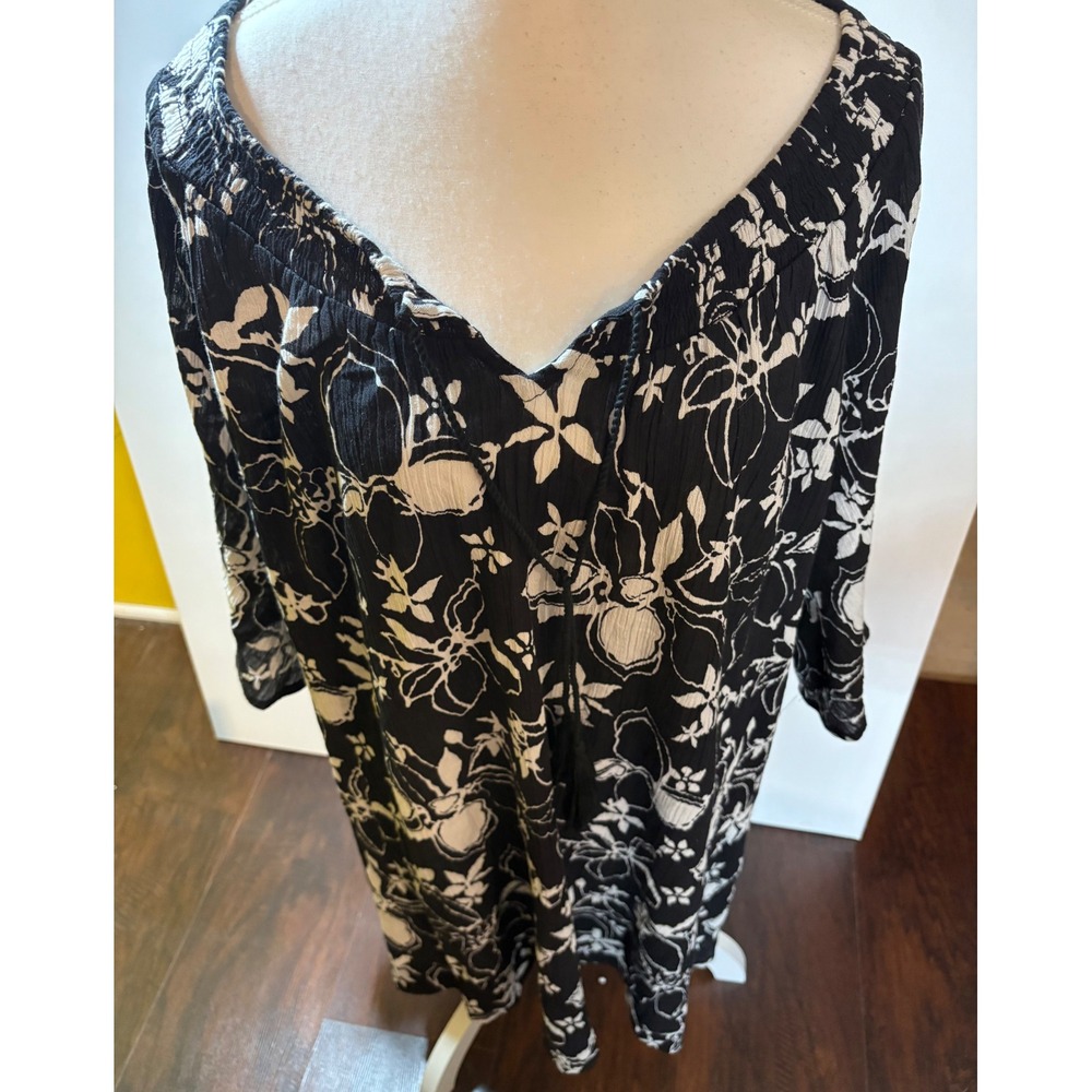 Catherines Dress 6X NWOT Plus Black White Floral Smocked Off Shoulder Tunic